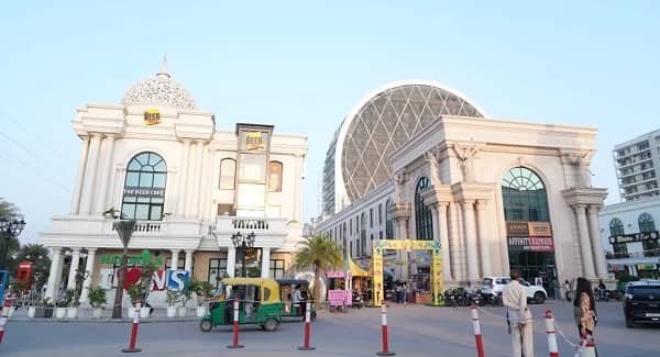 Omaxe World Street, Faridabad: History, Location, Famous For
